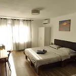 בית הארחה Casa Vlad Douăzeci şi Trei August