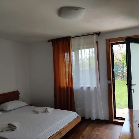 Casa Vlad 3* Дуэзечи-ши-Трей Аугуст