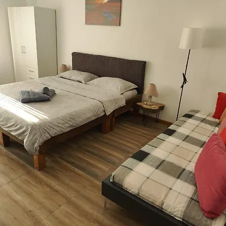 Casa Vlad Дуэзечи-ши-Трей Аугуст